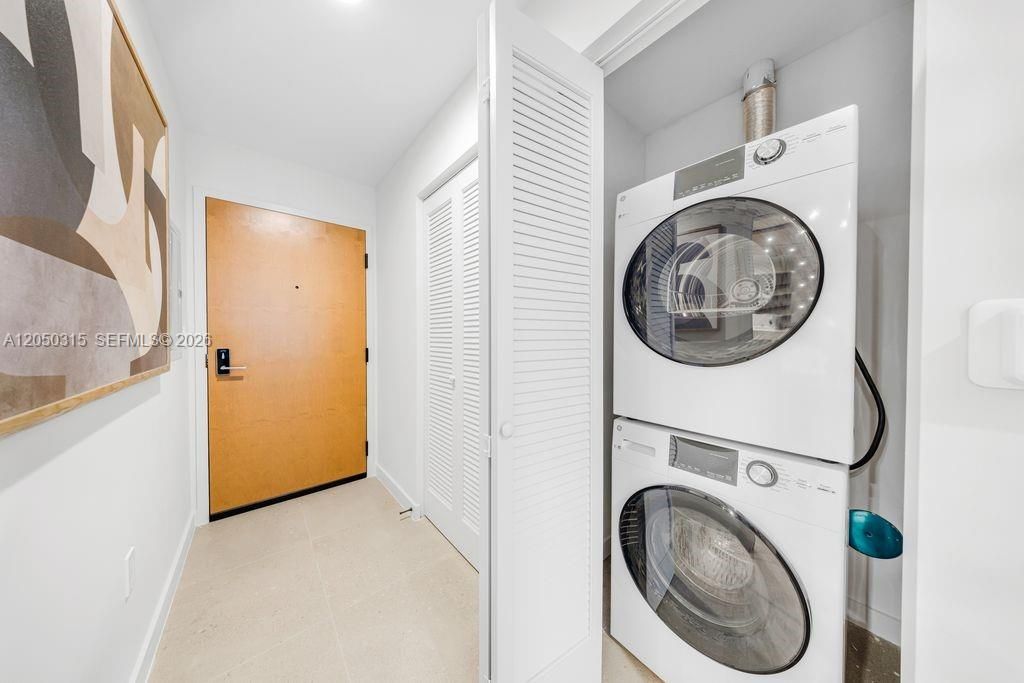 For Sale: $599,900 (0 beds, 1 baths, 321 Square Feet)