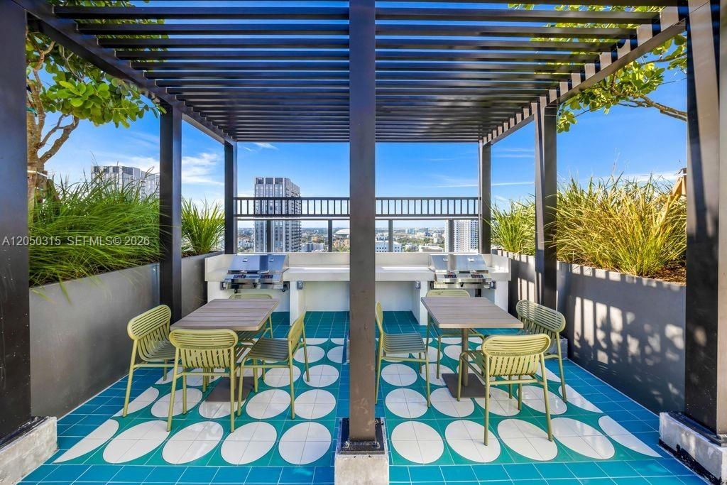 For Sale: $599,900 (0 beds, 1 baths, 321 Square Feet)