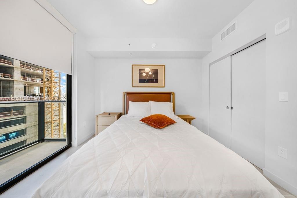 For Sale: $599,900 (0 beds, 1 baths, 321 Square Feet)