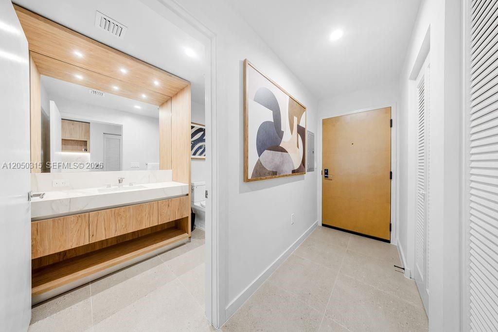 For Sale: $599,900 (0 beds, 1 baths, 321 Square Feet)
