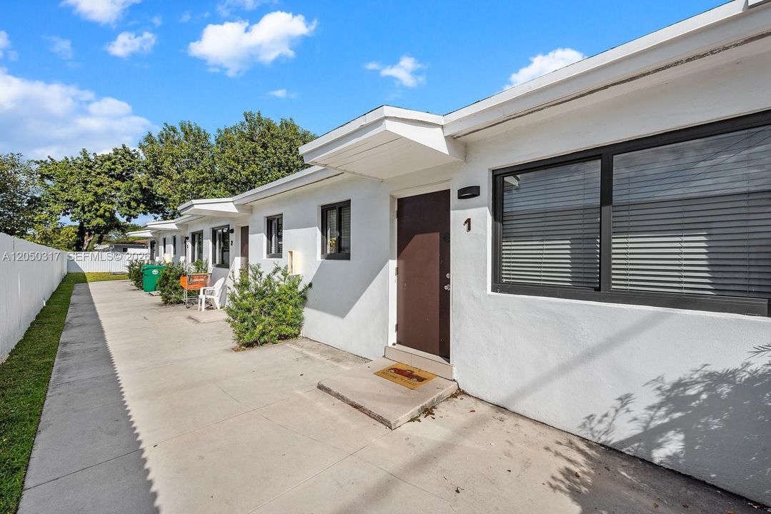 В аренду: $1,750 (1 спален, 1 ванн, 2098 Квадратных фут)