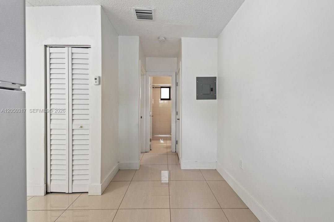 В аренду: $1,750 (1 спален, 1 ванн, 2098 Квадратных фут)