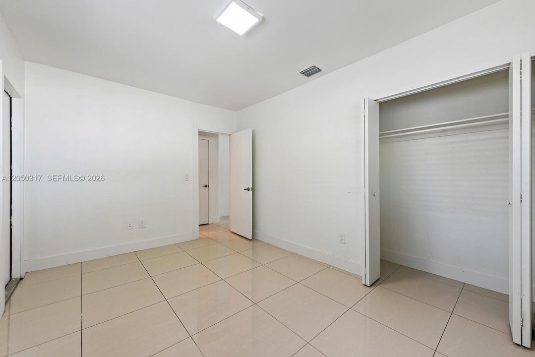 В аренду: $1,750 (1 спален, 1 ванн, 2098 Квадратных фут)