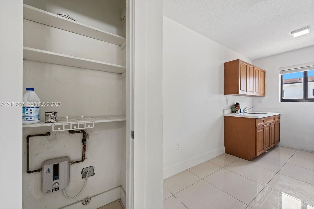 В аренду: $1,750 (1 спален, 1 ванн, 2098 Квадратных фут)