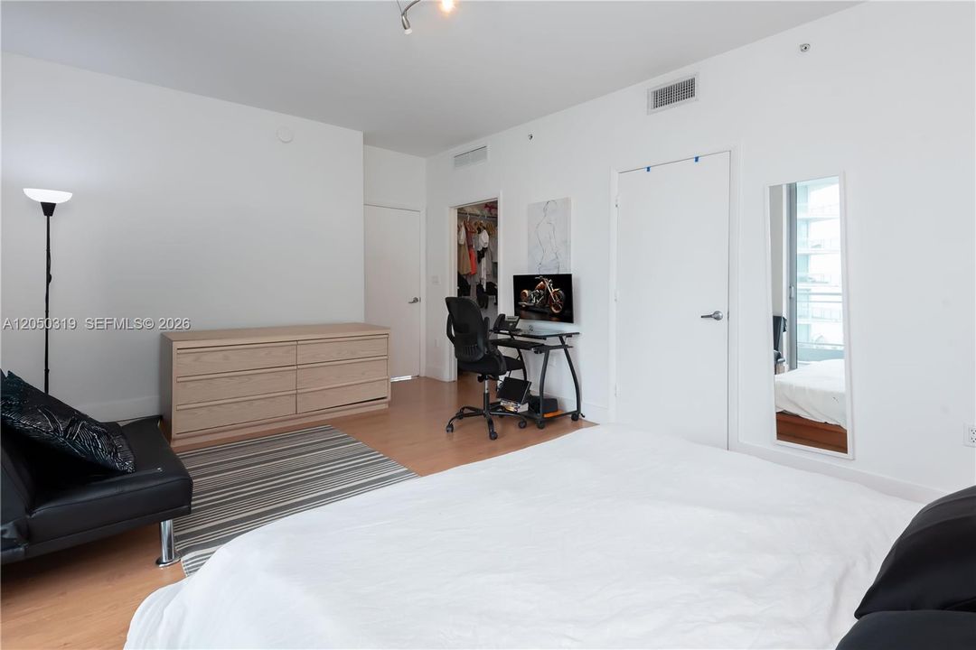 For Sale: $630,000 (2 beds, 2 baths, 1274 Square Feet)