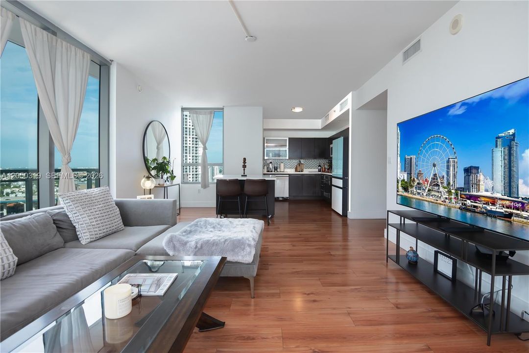 For Sale: $630,000 (2 beds, 2 baths, 1274 Square Feet)