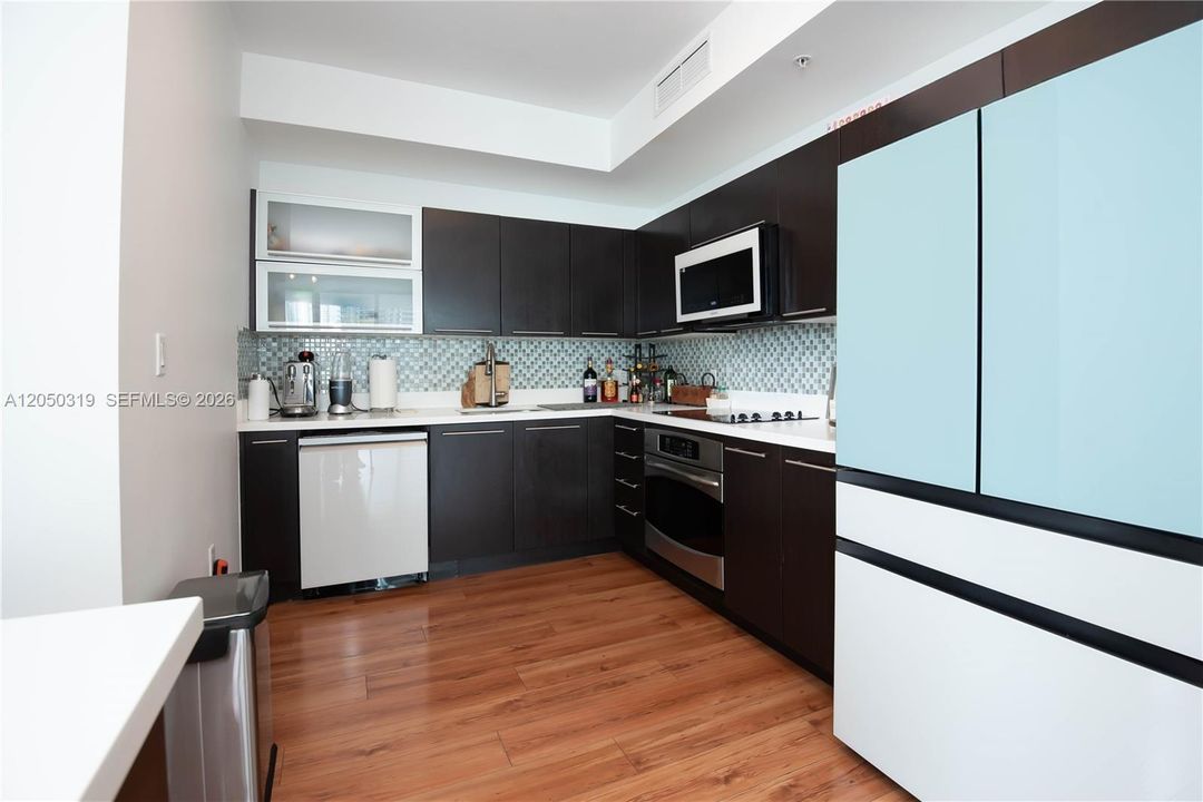 For Sale: $630,000 (2 beds, 2 baths, 1274 Square Feet)