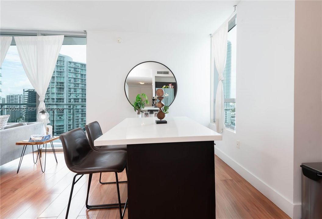 For Sale: $630,000 (2 beds, 2 baths, 1274 Square Feet)
