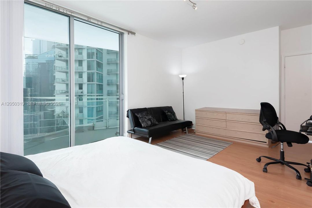 For Sale: $630,000 (2 beds, 2 baths, 1274 Square Feet)