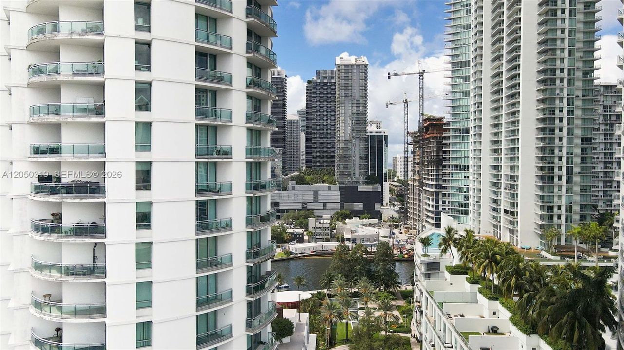For Sale: $630,000 (2 beds, 2 baths, 1274 Square Feet)