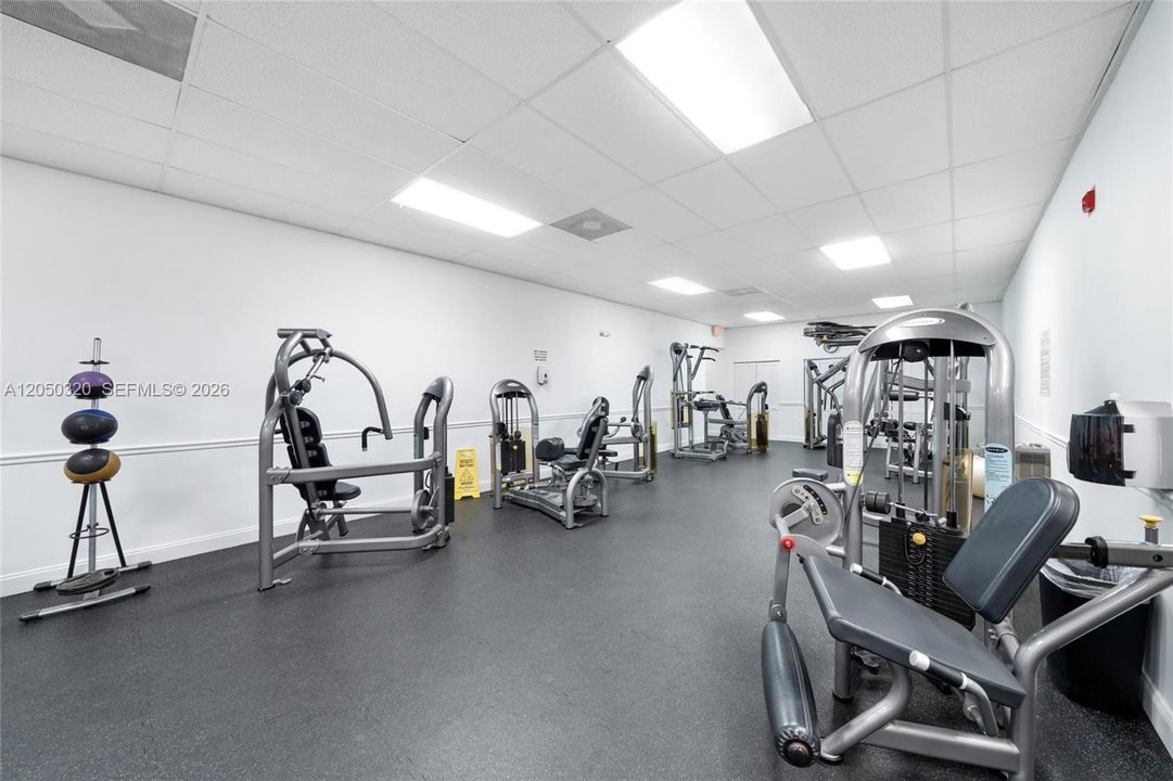 For Rent: $3,975 (2 beds, 2 baths, 1240 Square Feet)