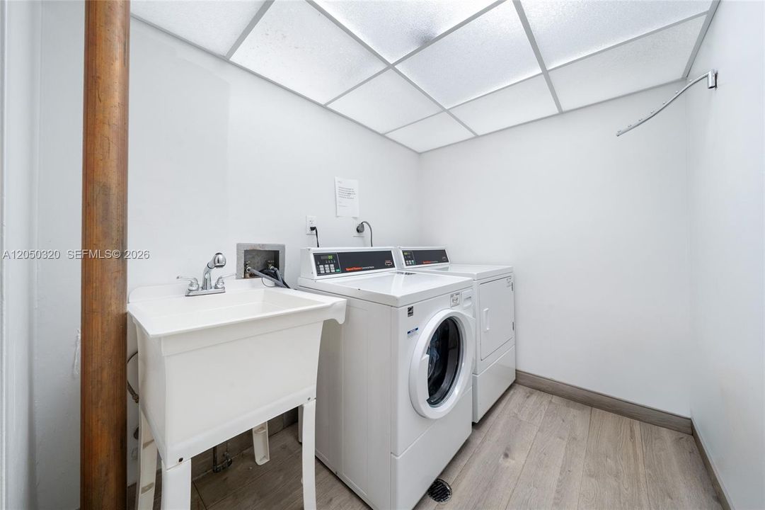 For Rent: $3,975 (2 beds, 2 baths, 1240 Square Feet)