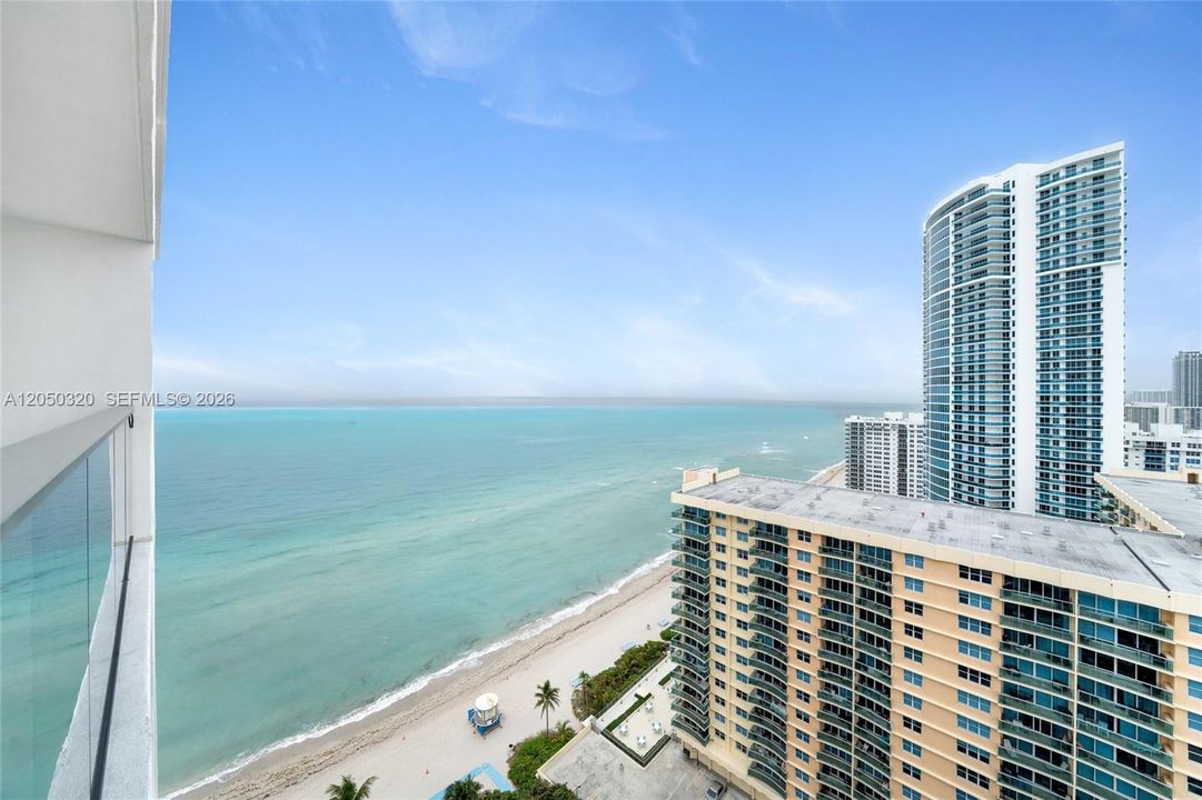 For Rent: $3,975 (2 beds, 2 baths, 1240 Square Feet)