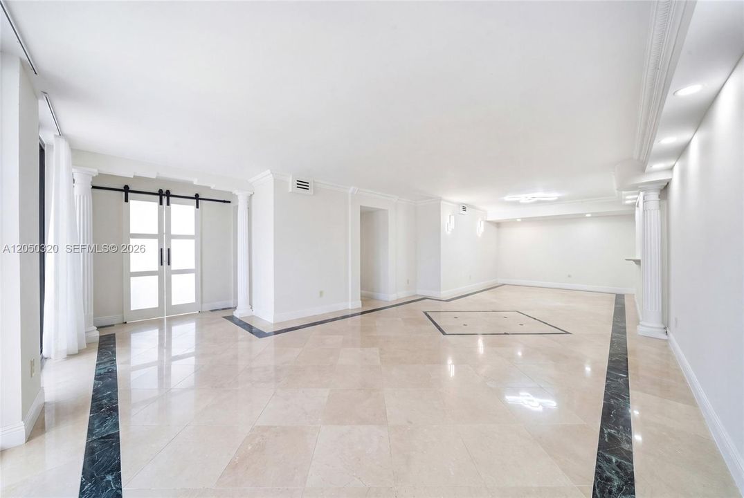 For Rent: $3,975 (2 beds, 2 baths, 1240 Square Feet)