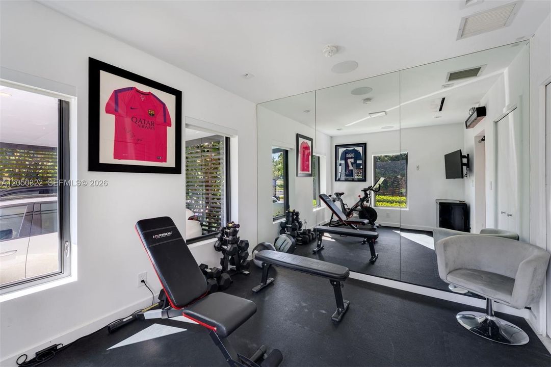 For Sale: $2,750,000 (3 beds, 3 baths, 2146 Square Feet)