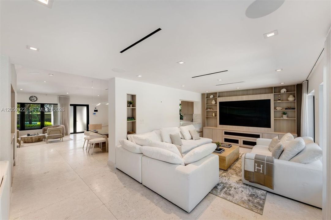 For Sale: $2,750,000 (3 beds, 3 baths, 2146 Square Feet)