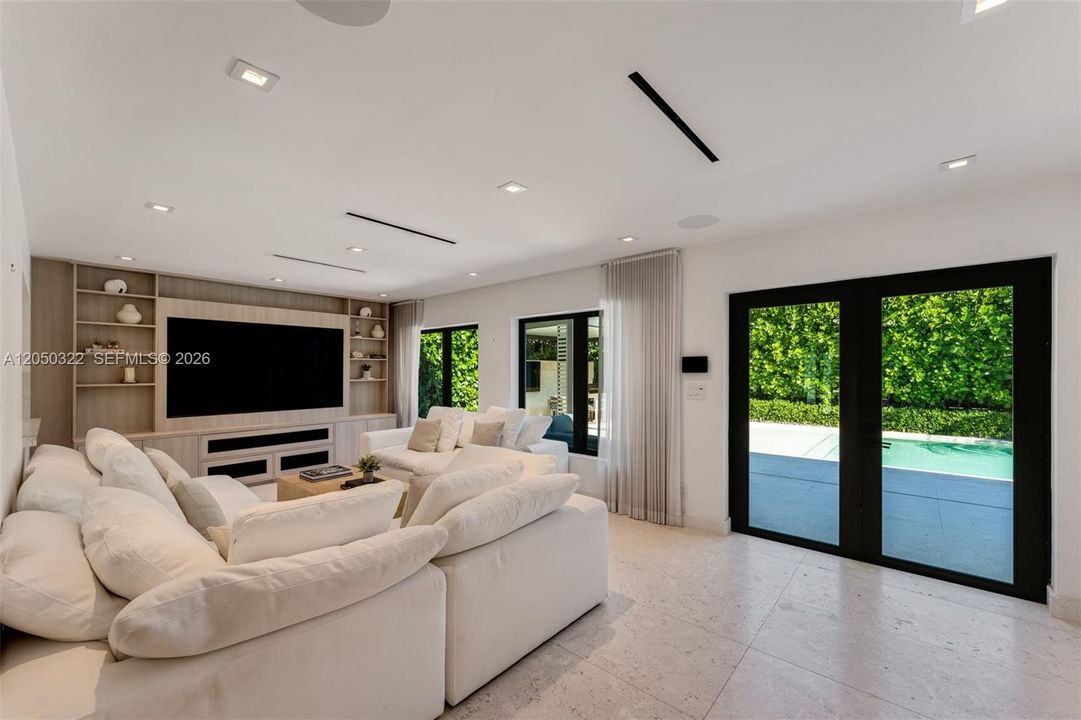 For Sale: $2,750,000 (3 beds, 3 baths, 2146 Square Feet)