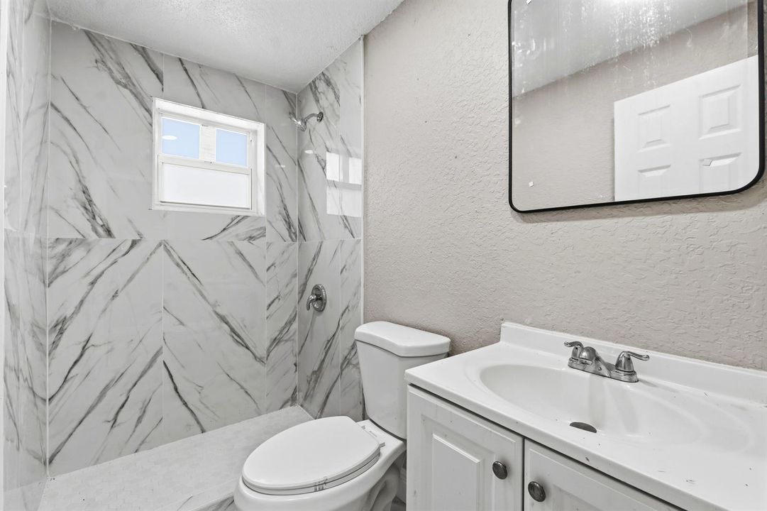 166 SW 3rd St_019