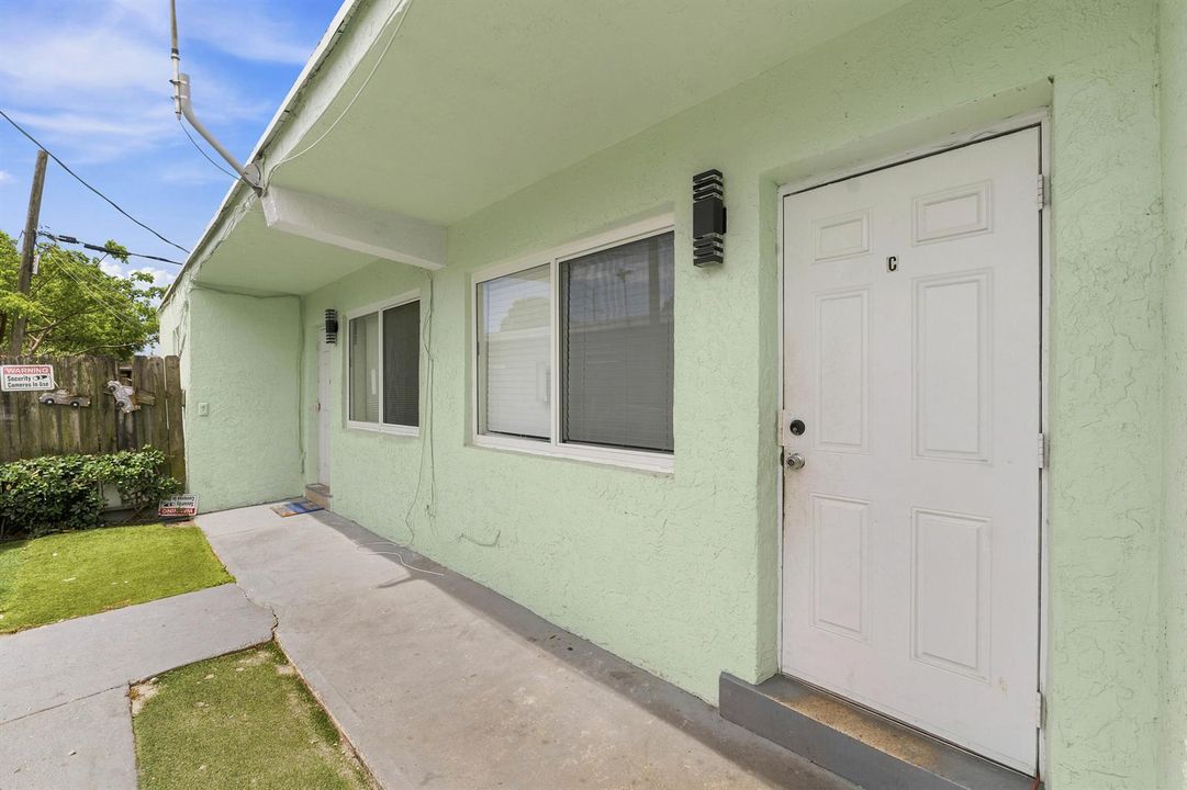 166 SW 3rd St_032