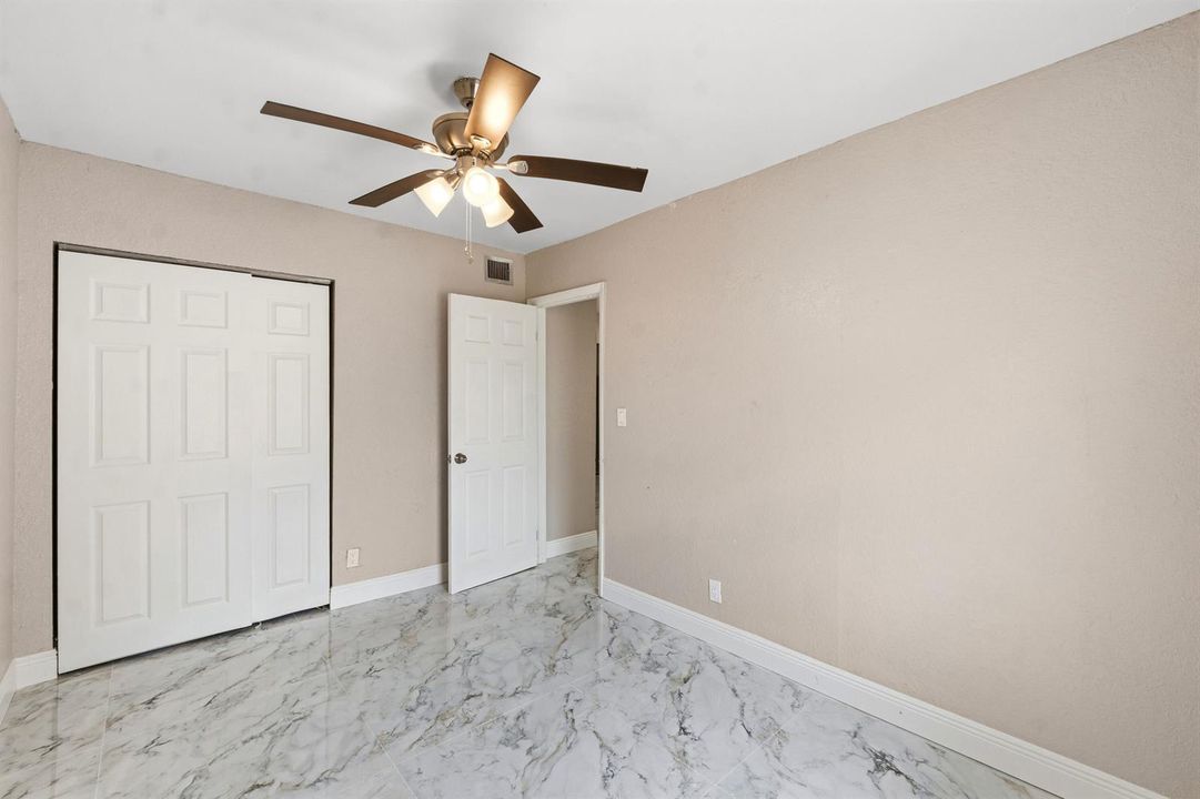 166 SW 3rd St_007