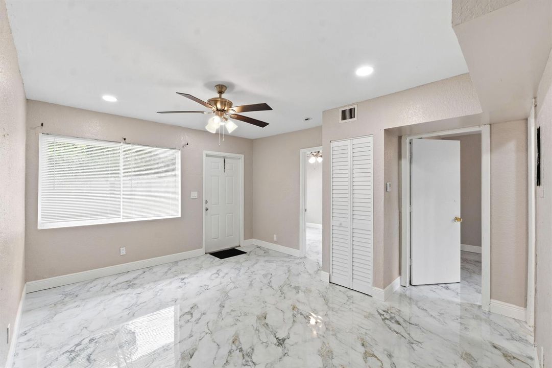 166 SW 3rd St_009