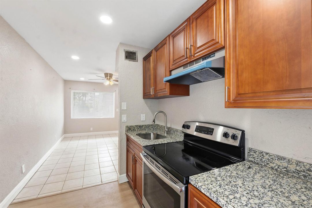 166 SW 3rd St_022