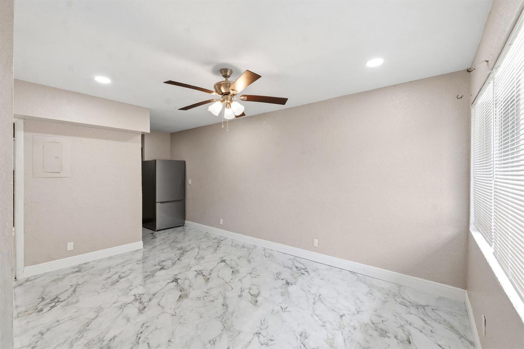 166 SW 3rd St_003