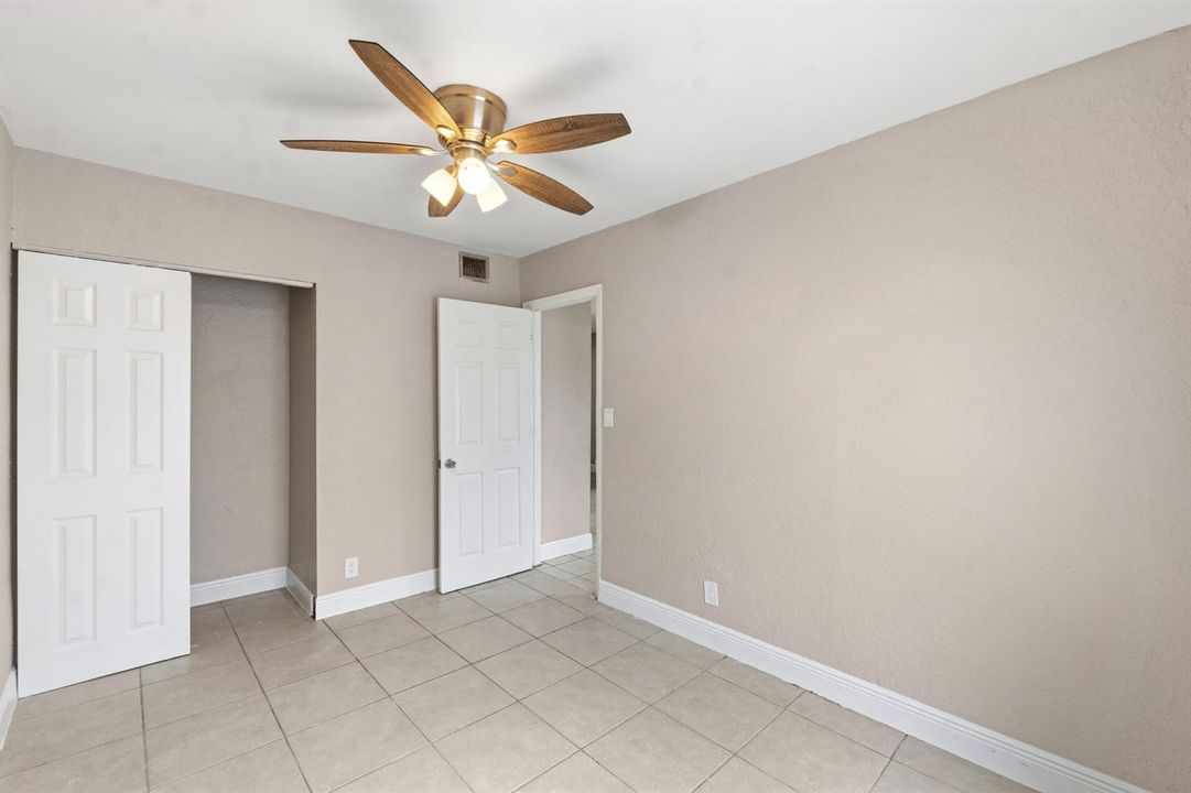 166 SW 3rd St_015