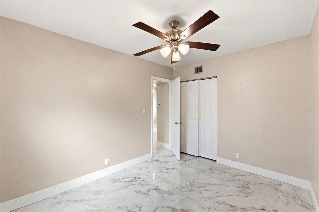 166 SW 3rd St_006