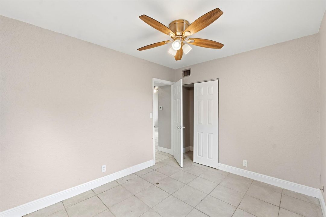 166 SW 3rd St_017