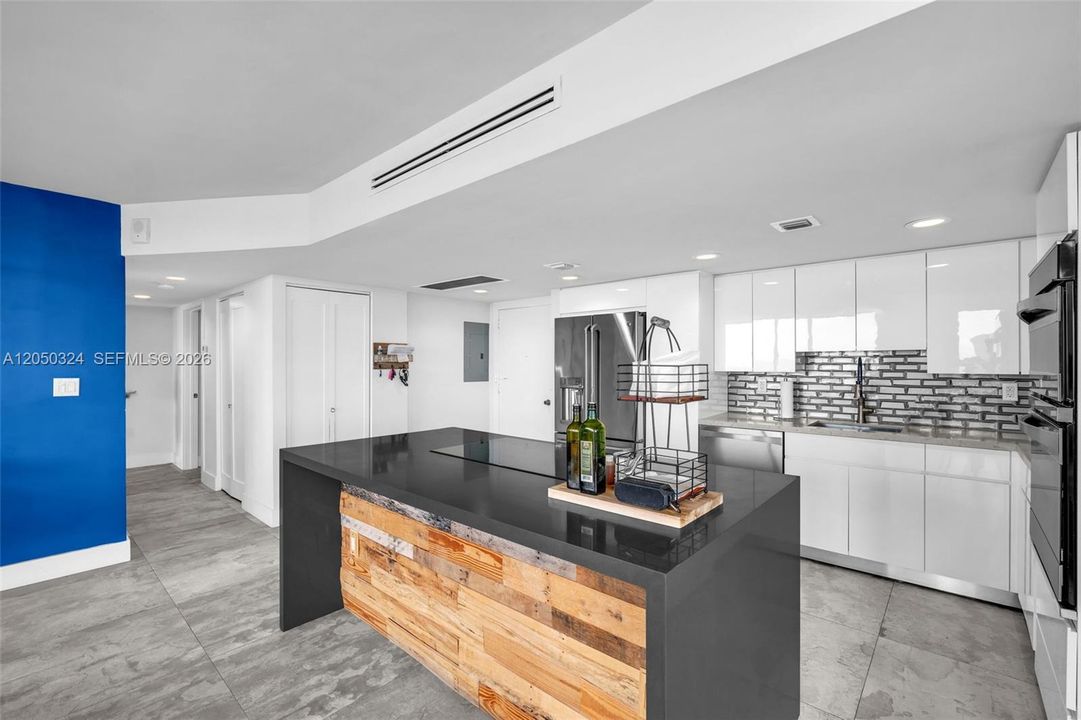 For Rent: $4,500 (2 beds, 2 baths, 1455 Square Feet)