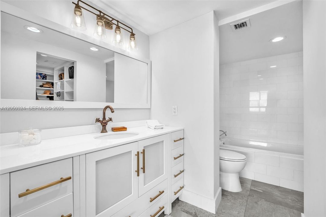 For Rent: $4,500 (2 beds, 2 baths, 1455 Square Feet)