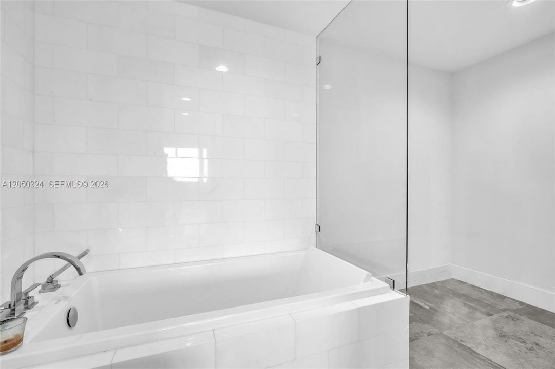For Rent: $4,500 (2 beds, 2 baths, 1455 Square Feet)