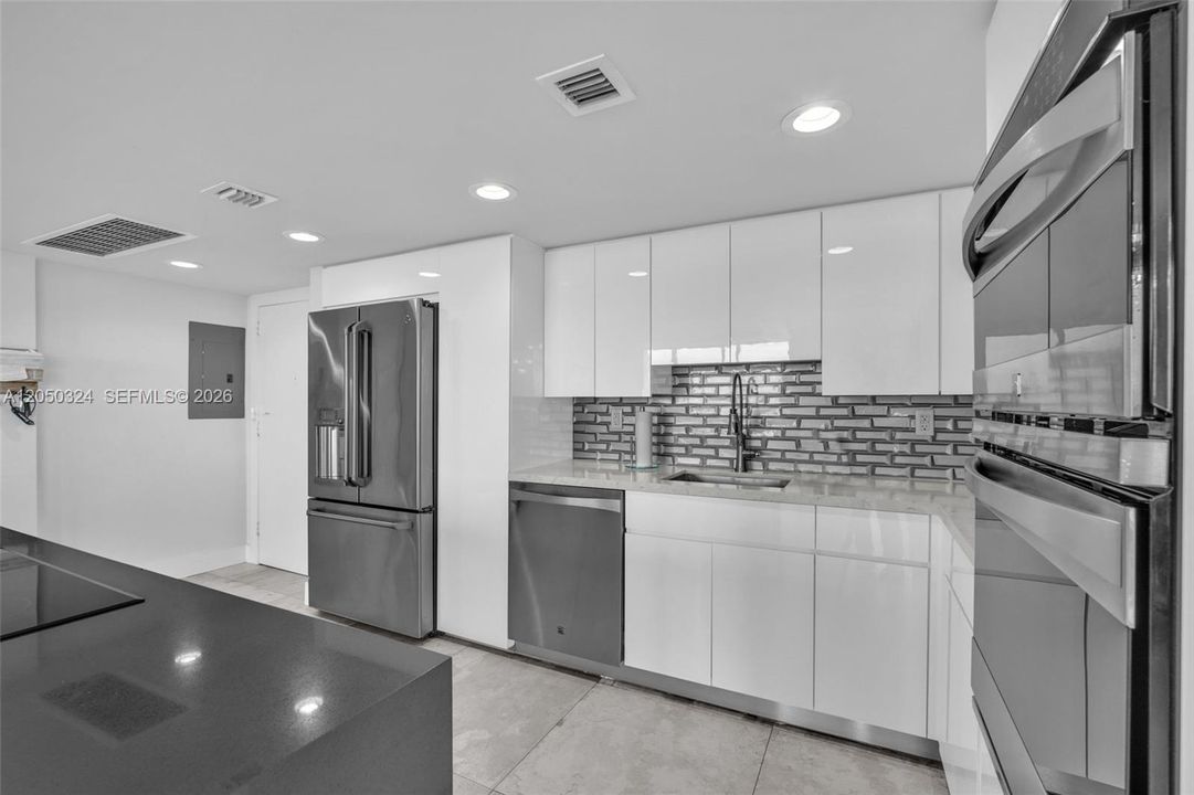 For Rent: $4,500 (2 beds, 2 baths, 1455 Square Feet)