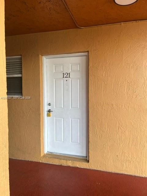 For Rent: $1,900 (2 beds, 1 baths, 595 Square Feet)