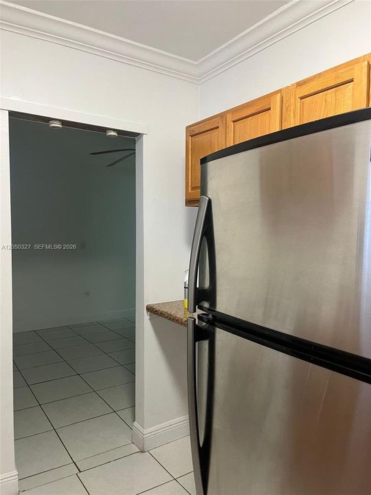 For Rent: $1,900 (2 beds, 1 baths, 595 Square Feet)