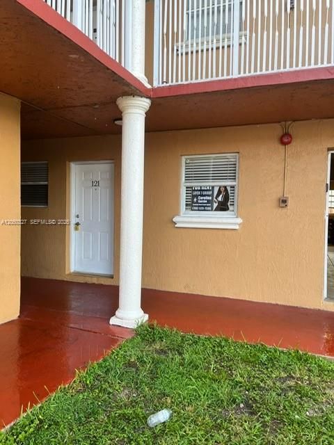 For Rent: $1,900 (2 beds, 1 baths, 595 Square Feet)