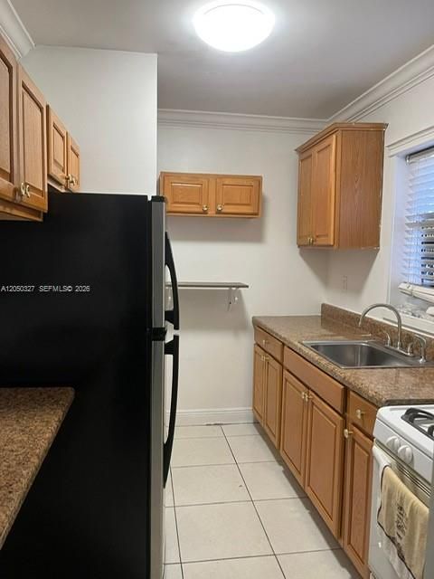 For Rent: $1,900 (2 beds, 1 baths, 595 Square Feet)