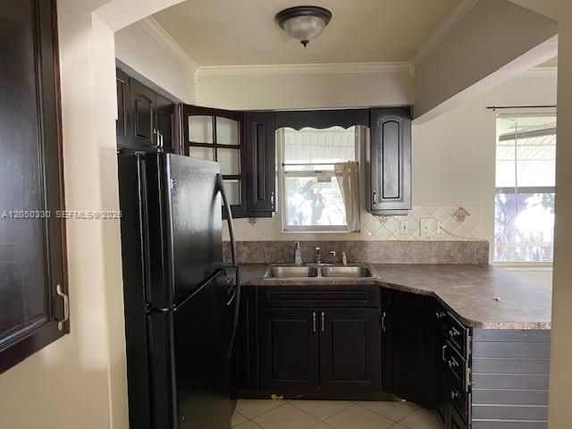 For Rent: $1,400 (1 beds, 1 baths, 640 Square Feet)