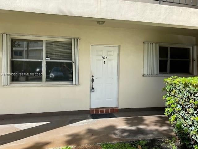 For Rent: $1,400 (1 beds, 1 baths, 640 Square Feet)