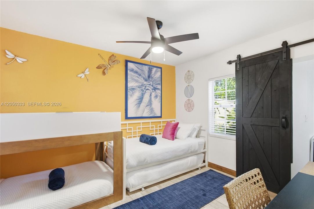 For Sale: $499,999 (2 beds, 2 baths, 1373 Square Feet)