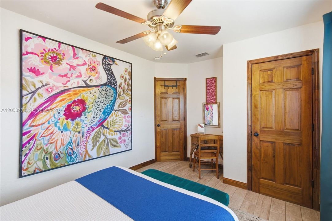 For Sale: $499,999 (2 beds, 2 baths, 1373 Square Feet)