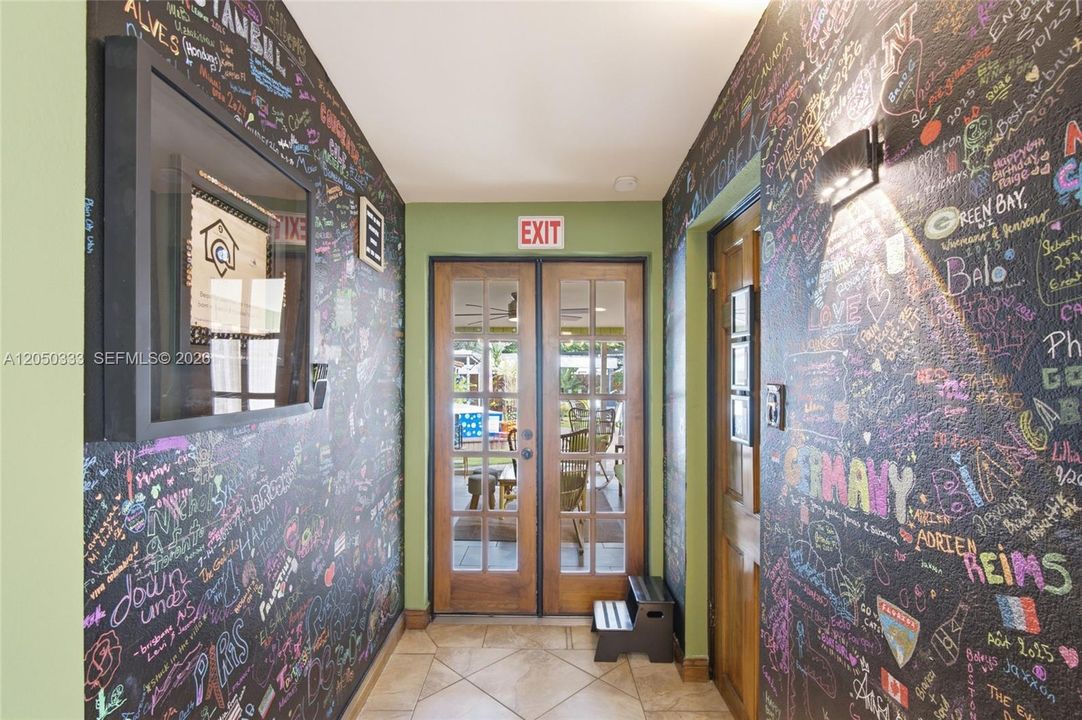 For Sale: $499,999 (2 beds, 2 baths, 1373 Square Feet)