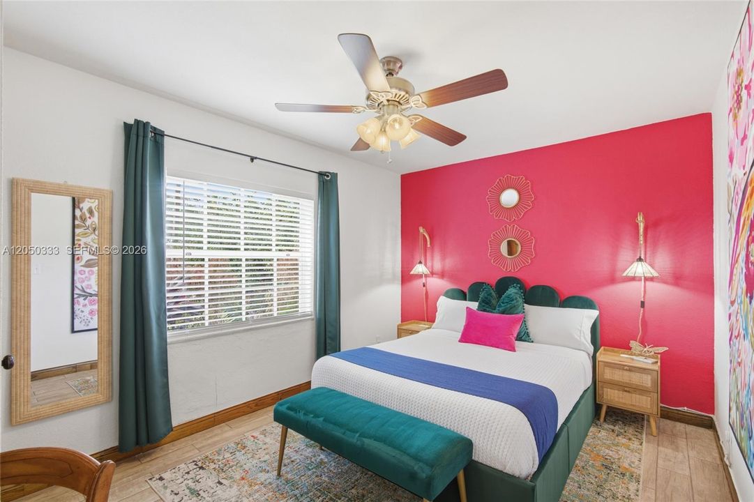 For Sale: $499,999 (2 beds, 2 baths, 1373 Square Feet)