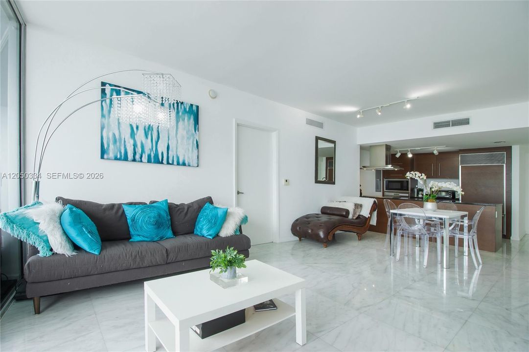 En Venta: $919,000 (2 camas, 2 baños, 1518 Pies cuadrados)