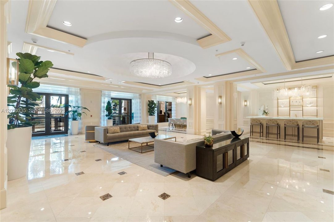 For Rent: $7,000 (1 beds, 1 baths, 896 Square Feet)