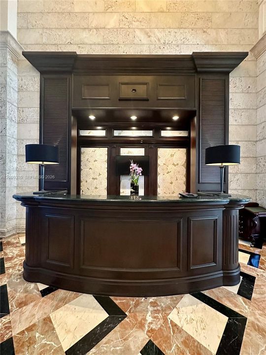 For Rent: $7,000 (1 beds, 1 baths, 896 Square Feet)