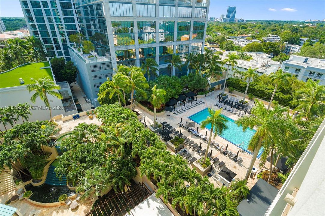 For Rent: $7,000 (1 beds, 1 baths, 896 Square Feet)