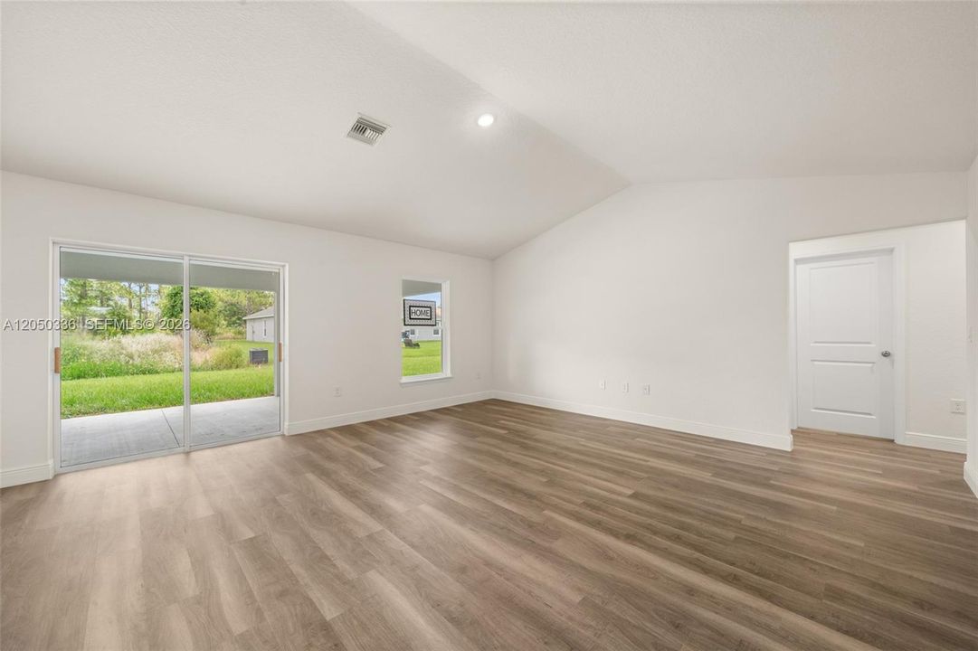En Venta: $307,000 (4 camas, 2 baños, 1773 Pies cuadrados)