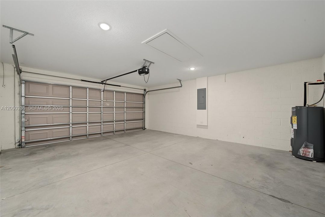En Venta: $307,000 (4 camas, 2 baños, 1773 Pies cuadrados)